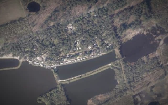 Familiestrand — luchtfoto van het park, inzoomend naar kavel J29